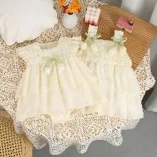 Vestido crema con flores de tulipán
