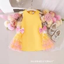 Vestido amarillo dulce con volados