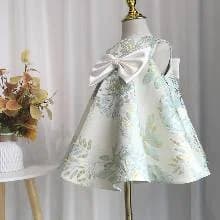 Vestido de satén estampado con lazo
