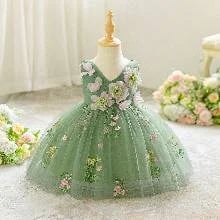 Vestido verde de tul con flores aplicadas