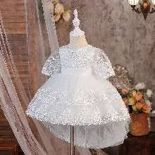 Vestido blanco de encaje para bautizo